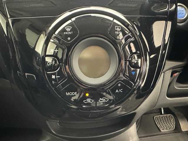 日産 ノート e－パワー X 兵庫県 2019(令1)年 5.4万km スーパーブラック 社外メモリナビ　（ケンウッド）/（CD、DVD、SD、BT、フルセグ）/アラウンドビューモニター/コーナーセンサー/インテリジェントルームミラー/エマージェンシーブレーキ/LKA/ETC/LEDヘッドライト/LEDフォグランプ/純正15インチAW/スペアキー×１