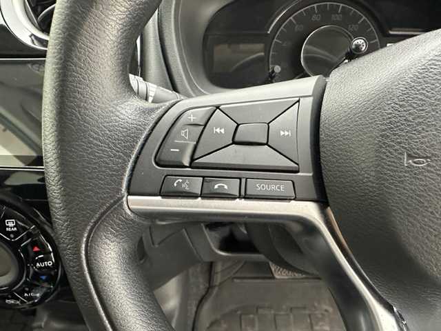 日産 ノート e－パワー X 兵庫県 2019(令1)年 5.4万km スーパーブラック 社外メモリナビ　（ケンウッド）/（CD、DVD、SD、BT、フルセグ）/アラウンドビューモニター/コーナーセンサー/インテリジェントルームミラー/エマージェンシーブレーキ/LKA/ETC/LEDヘッドライト/LEDフォグランプ/純正15インチAW/スペアキー×１
