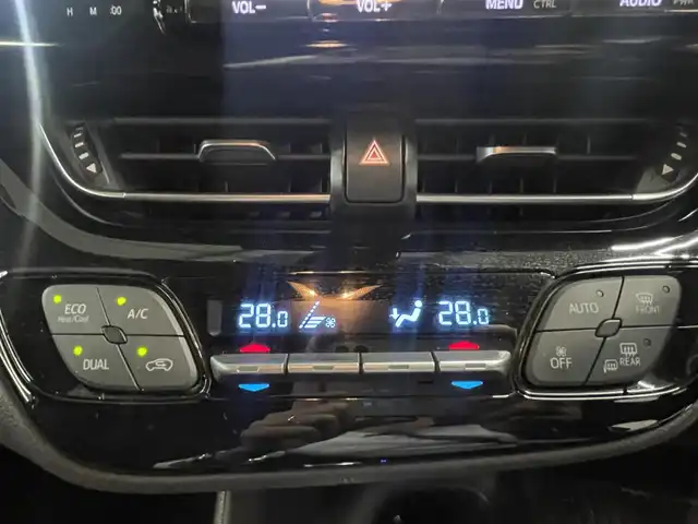 トヨタ Ｃ－ＨＲ S LEDエディション 千葉県 2017(平29)年 7.5万km ブラックマイカ 純正ナビ(フルセグ/AM/FM/BT)/前方ドライブレコーダー/レーダークルーズコントロール/横滑り防止機能/車線逸脱警報/オートハイビーム/LEDヘッドライト/車両接近通報機能/バックカメラ/EVモード/ステアリングリモコン/ブレーキホールド/純正フロアマット/ドアバイザー/ハンズフリー/電動格納ミラー