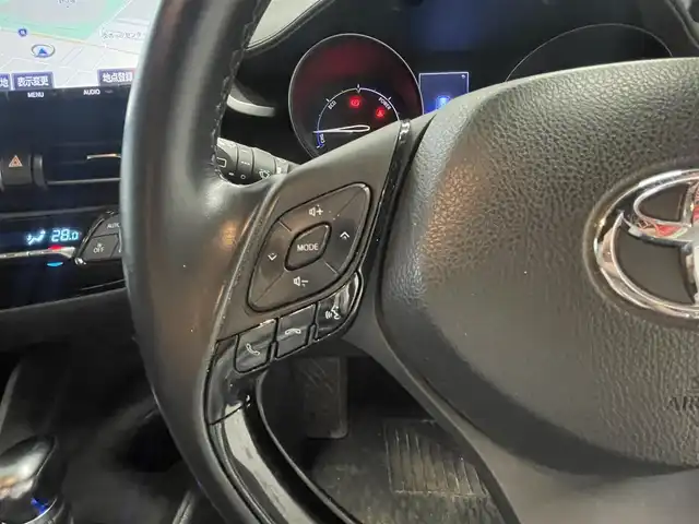 トヨタ Ｃ－ＨＲ S LEDエディション 千葉県 2017(平29)年 7.5万km ブラックマイカ 純正ナビ(フルセグ/AM/FM/BT)/前方ドライブレコーダー/レーダークルーズコントロール/横滑り防止機能/車線逸脱警報/オートハイビーム/LEDヘッドライト/車両接近通報機能/バックカメラ/EVモード/ステアリングリモコン/ブレーキホールド/純正フロアマット/ドアバイザー/ハンズフリー/電動格納ミラー