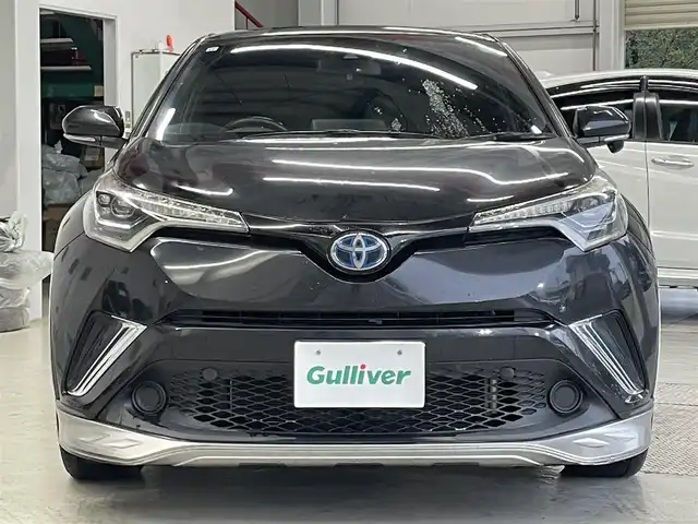 トヨタ Ｃ－ＨＲ S LEDエディション 千葉県 2017(平29)年 7.5万km ブラックマイカ 純正ナビ(フルセグ/AM/FM/BT)/前方ドライブレコーダー/レーダークルーズコントロール/横滑り防止機能/車線逸脱警報/オートハイビーム/LEDヘッドライト/車両接近通報機能/バックカメラ/EVモード/ステアリングリモコン/ブレーキホールド/純正フロアマット/ドアバイザー/ハンズフリー/電動格納ミラー