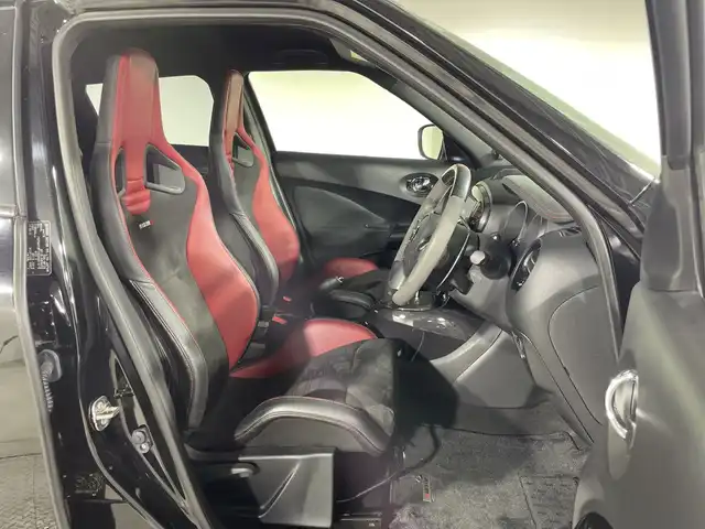 日産 ジューク ニスモ RS 神奈川県 2019(平31)年 2.9万km スーパーブラック 4WD/純正7型SDナビゲーション【MM318D-W】/フルセグ　CD DVD　AUX Bluetooth/アラウンドビューモニター/RECAROシート【革/アルカンターラ】/革巻きステアリング/ステアリングスイッチ/パドルシフト/純正前方ドライブレコーダー/純正ビルトインETC/プッシュスタート/インテリジェントキー/ニスモエアロ【フロント/サイド/リアアンダー】/純正リアスポイラー/LEDヘッドランプ/オートライト/純正18インチインチアルミホイール/電格ウインカーミラー