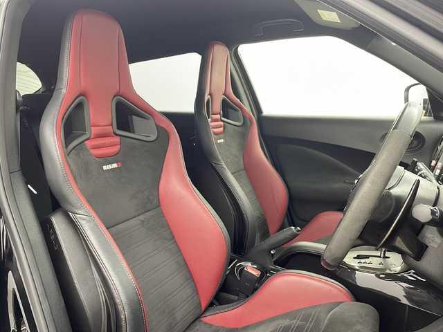 日産 ジューク ニスモ RS 栃木県 2019(平31)年 3万km スーパーブラック 4WD/ニスモエアロ/純正リアスポイラー/RECAROシート【革/アルカンターラ】/純正SDナビ【MM318D-W】/　フルセグ/CD/DVD/AUX/Bluetooth/アラウンドビューモニター/革巻きステアリング/ステアリングスイッチ/パドルシフト/純正前方ドライブレコーダー/純正ビルトインETC/プッシュスタート/LEDヘッドランプ/オートライト/純正18インチインチアルミホイール/電動格納ウインカーミラー/保証書/取扱説明書