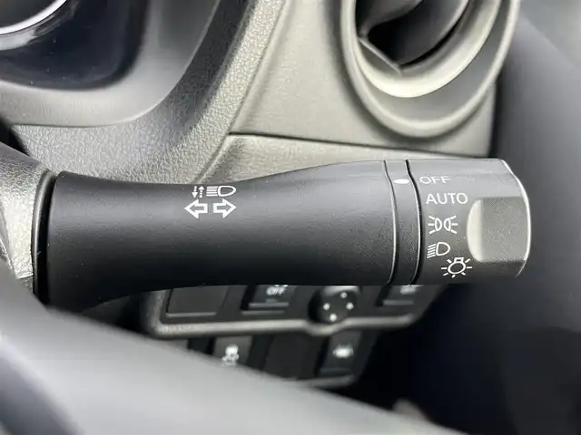 日産 ノート X DIG－S 奈良県 2019(平31)年 3.4万km ブリリアントホワイトパール ナビ　/フルセグＴＶ/Ｂｌｕｅｔｏｏｔｈ/CD/DVD/SD/ＬＥＤヘッドライト　/オートライト　/前後コーナーセンサー　/ＥＴＣ　/衝突被害軽減システム　/レーンキープアシスト　/スマートキー　/ＡＡＣ　/スーパーチャージャー　/横滑り防止装置/盗難防止装置