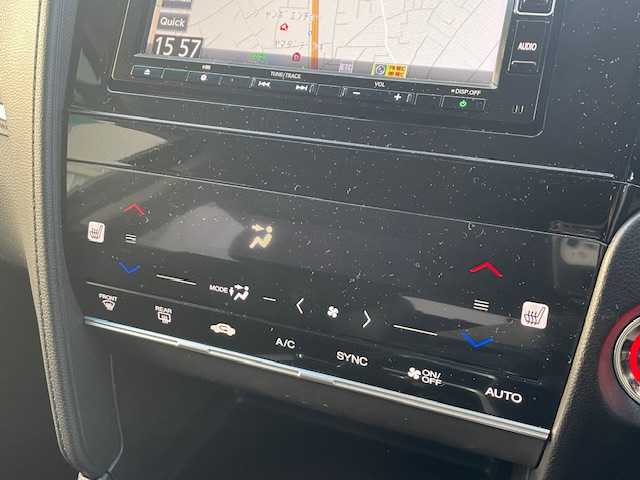 ホンダ シャトル ハイブリッド X ホンダセンシング 奈良県 2020(令2)年 1.3万km クリスタルブラックパール ●純正ナビ/(フルセグ/CD/DVD/Bluetooth/iPod)/(ギャザズ/VXM-204VFi)/●ハーフレザーシート/●前席シートヒーター/●バックカメラ/●アダプティブクルーズコントロール/●衝突被害軽減システム/●レーンキープアシストシステム/●LEDヘッドライト＆フォグランプ/●オートライト/●革巻きステアリング/●ステアリングスイッチ/●ETC/●前後ドライブレコーダー/●パドルシフト/●電動格納ウィンカーミラー/●スマートキー/●プッシュスタート/●ドアバイザー/●純正ホイールカバー/●純正フロアマット/●ダブル＋サイド＋カーテンSRS＋ABS/●車両取扱説明書/●ナビ取扱説明書