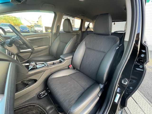 ホンダ シャトル ハイブリッド X ホンダセンシング 奈良県 2020(令2)年 1.3万km クリスタルブラックパール ●純正ナビ/(フルセグ/CD/DVD/Bluetooth/iPod)/(ギャザズ/VXM-204VFi)/●ハーフレザーシート/●前席シートヒーター/●バックカメラ/●アダプティブクルーズコントロール/●衝突被害軽減システム/●レーンキープアシストシステム/●LEDヘッドライト＆フォグランプ/●オートライト/●革巻きステアリング/●ステアリングスイッチ/●ETC/●前後ドライブレコーダー/●パドルシフト/●電動格納ウィンカーミラー/●スマートキー/●プッシュスタート/●ドアバイザー/●純正ホイールカバー/●純正フロアマット/●ダブル＋サイド＋カーテンSRS＋ABS/●車両取扱説明書/●ナビ取扱説明書