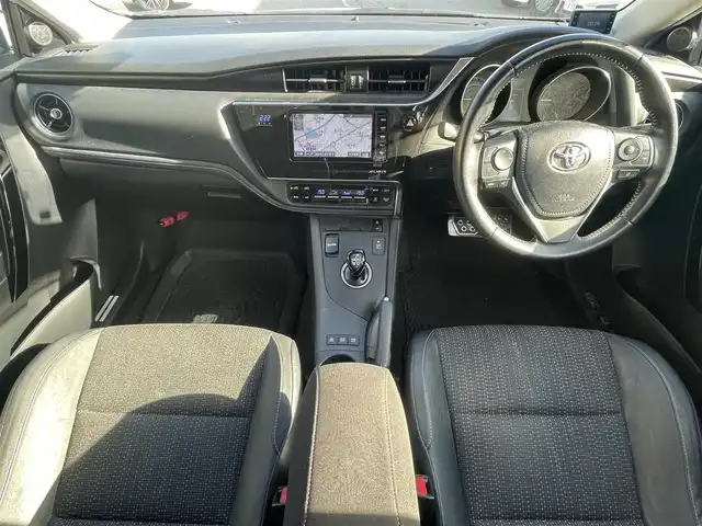 トヨタ オーリスハイブリッド 兵庫県 2016(平28)年 13.1万km ホワイトパールクリスタルシャイン 保証書・取説・有/純正SDナビ・フルセグ・BT・CD・DVD・FM・AM・DS/バックカメラ/ETC/車線逸脱防止支援システム/衝突被害軽減ブレーキ/先行車発進通知/社外レーダー/プッシュスタート/スマートキー×1/アルミペダルカバー/純正フロアマット/純正ドアバイザー