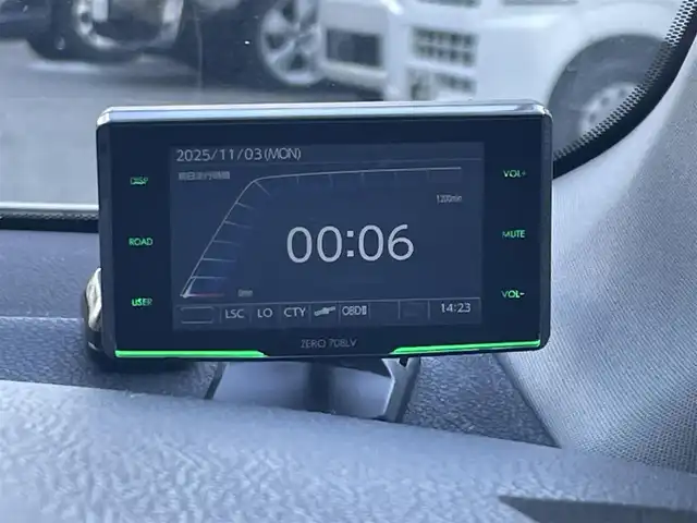 トヨタ オーリスハイブリッド 兵庫県 2016(平28)年 13.1万km ホワイトパールクリスタルシャイン 保証書・取説・有/純正SDナビ・フルセグ・BT・CD・DVD・FM・AM・DS/バックカメラ/ETC/車線逸脱防止支援システム/衝突被害軽減ブレーキ/先行車発進通知/社外レーダー/プッシュスタート/スマートキー×1/アルミペダルカバー/純正フロアマット/純正ドアバイザー