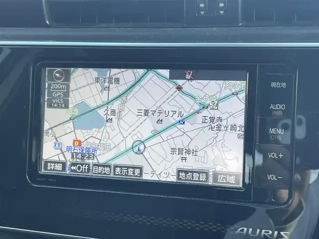 トヨタ オーリスハイブリッド 兵庫県 2016(平28)年 13.1万km ホワイトパールクリスタルシャイン 保証書・取説・有/純正SDナビ・フルセグ・BT・CD・DVD・FM・AM・DS/バックカメラ/ETC/車線逸脱防止支援システム/衝突被害軽減ブレーキ/先行車発進通知/社外レーダー/プッシュスタート/スマートキー×1/アルミペダルカバー/純正フロアマット/純正ドアバイザー