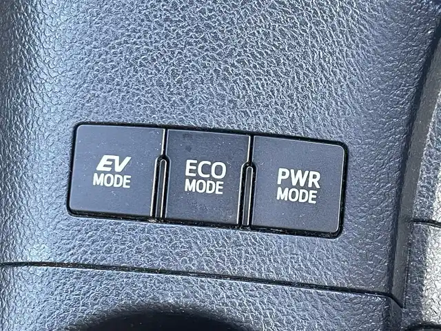 トヨタ オーリスハイブリッド 兵庫県 2016(平28)年 13.1万km ホワイトパールクリスタルシャイン 保証書・取説・有/純正SDナビ・フルセグ・BT・CD・DVD・FM・AM・DS/バックカメラ/ETC/車線逸脱防止支援システム/衝突被害軽減ブレーキ/先行車発進通知/社外レーダー/プッシュスタート/スマートキー×1/アルミペダルカバー/純正フロアマット/純正ドアバイザー