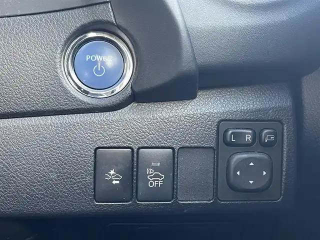 トヨタ オーリスハイブリッド 兵庫県 2016(平28)年 13.1万km ホワイトパールクリスタルシャイン 保証書・取説・有/純正SDナビ・フルセグ・BT・CD・DVD・FM・AM・DS/バックカメラ/ETC/車線逸脱防止支援システム/衝突被害軽減ブレーキ/先行車発進通知/社外レーダー/プッシュスタート/スマートキー×1/アルミペダルカバー/純正フロアマット/純正ドアバイザー