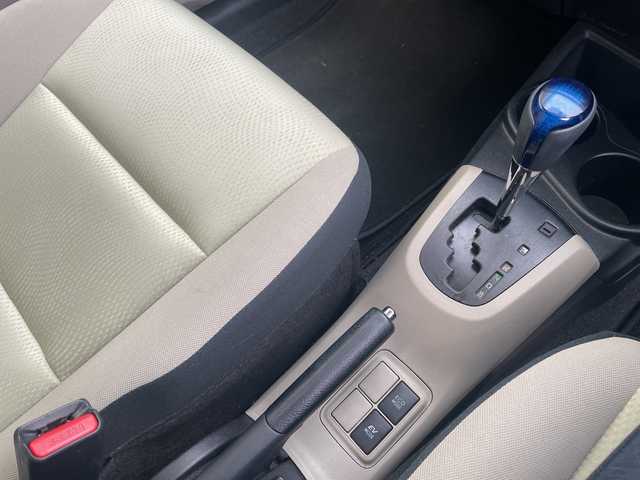 トヨタ アクア S 神奈川県 2012(平24)年 5.9万km ライムホワイトパールクリスタルシャイン 純正ナビ（CD/AM/FM/SD/BT/フルセグTV)/バックカメラ/ETC/ABS/横滑り防止装置/オートライト/ISOFIX/純正マット/社外アルミホイール/スペアキー×１/保証書/取扱説明書