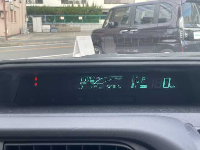 トヨタ アクア S 神奈川県 2012(平24)年 5.9万km ライムホワイトパールクリスタルシャイン 純正ナビ（CD/AM/FM/SD/BT/フルセグTV)/バックカメラ/ETC/ABS/横滑り防止装置/オートライト/ISOFIX/純正マット/社外アルミホイール/スペアキー×１/保証書/取扱説明書