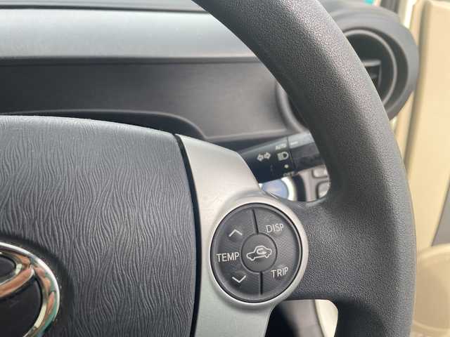 トヨタ アクア S 神奈川県 2012(平24)年 5.9万km ライムホワイトパールクリスタルシャイン 純正ナビ（CD/AM/FM/SD/BT/フルセグTV)/バックカメラ/ETC/ABS/横滑り防止装置/オートライト/ISOFIX/純正マット/社外アルミホイール/スペアキー×１/保証書/取扱説明書