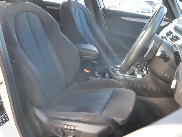 ＢＭＷ ２２５ｉ xDrive Aツアラー Mスポーツ 宮城県 2018(平30)年 2.4万km アルピンホワイトⅢ 純正ナビ/・ＣＤ・ＤＶＤ・ＢＴ・ＵＳＢ・ＡＵＸ/インテリジェントセーフティ/左右パワーシート/・Ｄ席メモリー機能付き/シートヒーター/パワーテールゲート/コンフォートアクセス/バックカメラ/前後コーナーセンサー/パーキングアシスト/パドルシフト/ミラー一体型ＥＴＣ/ＬＥＤヘッドライト/デュアルオートエアコン/オートライト/純正１８インチＡＷ/純正フロアマット