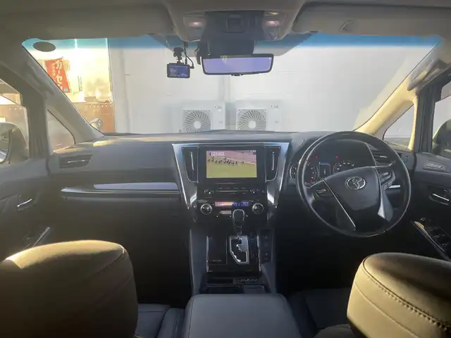 トヨタ アルファード S Cパッケージ 三重県 2020(令2)年 5.2万km ホワイトパールクリスタルシャイン 登録時走行距離　５１３６４ｋｍ/ワンオーナー/禁煙車/純正ナビ/AM/FM/TV/Bluetooth/フルセグTV/ビルトインETC2.0/ドライブレコーダー（前後）/デジタルインナーミラー/盗難防止/パワースライドドア（両）/パワーバックドア/シートメモリー/ステアリングスイッチ/トヨタセーフティセンス/横滑り防止システム/レーダークルコン/レーンキープアシスト/衝突軽減システム/コーナーセンサー/ブレーキホールド/シートヒーター・クーラー/ハンドルヒーター/パワーシート/オットマン/AUTOライト/AUTOエアコン/後席エアコン