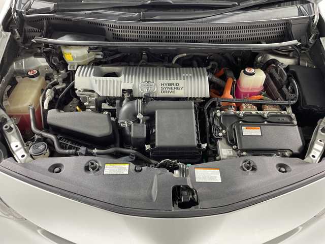 トヨタ プリウス α G ツーリングセレクション 神奈川県 2016(平28)年 6.8万km シルバーM 純正9型SDナビゲーション【NSZT-Y66T】/フルセグ　CD DVD　Bluetooth/バックカメラ/アダブティブクルーズコントロール/プリクラッシュセーフティ/レーンディパーチャーアラート/オートハイビーム/純正ビルトインETC/純正前方ドライブレコーダー/ハーフレザーシート/社外木目調/革コンビステアリング/社外シフトノブ/運転席パワーシート/PWR/ECO/EVモード/プッシュスタート/スマートキー/純正17インチアルミホイール/LEDヘッド/フォグランプ/オートライト