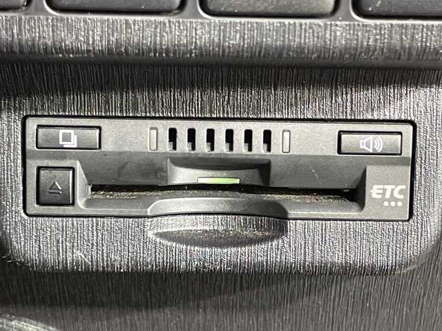 トヨタ プリウス α G ツーリングセレクション 神奈川県 2016(平28)年 6.8万km シルバーM 純正9型SDナビゲーション【NSZT-Y66T】/フルセグ　CD DVD　Bluetooth/バックカメラ/アダブティブクルーズコントロール/プリクラッシュセーフティ/レーンディパーチャーアラート/オートハイビーム/純正ビルトインETC/純正前方ドライブレコーダー/ハーフレザーシート/社外木目調/革コンビステアリング/社外シフトノブ/運転席パワーシート/PWR/ECO/EVモード/プッシュスタート/スマートキー/純正17インチアルミホイール/LEDヘッド/フォグランプ/オートライト