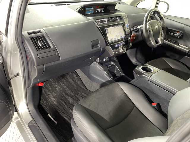 トヨタ プリウス α G ツーリングセレクション 神奈川県 2016(平28)年 6.8万km シルバーM 純正9型SDナビゲーション【NSZT-Y66T】/フルセグ　CD DVD　Bluetooth/バックカメラ/アダブティブクルーズコントロール/プリクラッシュセーフティ/レーンディパーチャーアラート/オートハイビーム/純正ビルトインETC/純正前方ドライブレコーダー/ハーフレザーシート/社外木目調/革コンビステアリング/社外シフトノブ/運転席パワーシート/PWR/ECO/EVモード/プッシュスタート/スマートキー/純正17インチアルミホイール/LEDヘッド/フォグランプ/オートライト