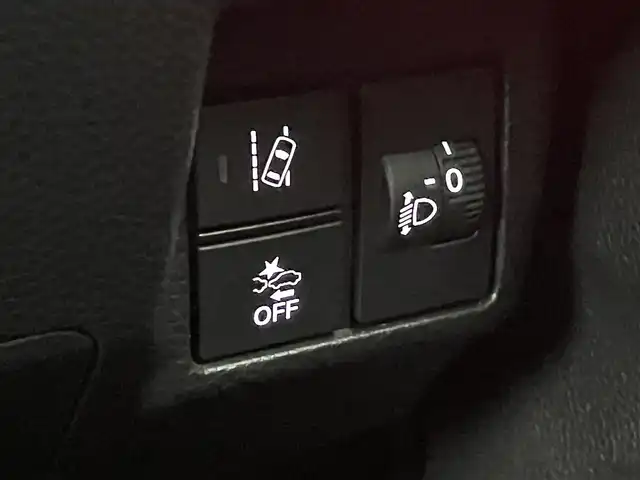 ホンダ Ｎ ＢＯＸ カスタム L ターボ 千葉県 2021(令3)年 5.3万km プラチナホワイトパール ホンダセンシング/・衝突軽減ブレーキ/レーンキープアシスト/・レーダークルーズコントロール/オートハイビーム/・コーナーセンサー(後)/純正8インチナビ(VXU-217NBi)/・フルセグ/BT/DVD/CD/USB/バックカメラ/ステアリングスイッチ/パドルシフト/ETC2.0/両側パワースライドドア/レザーシート/シートヒーター(D/N席)/LEDヘッドライト/オートライト/フォグライト/スマートキー/プッシュスタート/純正フロアマット/純正15インチAW