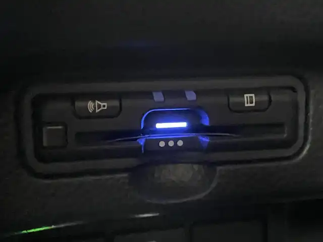 ホンダ Ｎ ＢＯＸ カスタム L ターボ 千葉県 2021(令3)年 5.3万km プラチナホワイトパール ホンダセンシング/・衝突軽減ブレーキ/レーンキープアシスト/・レーダークルーズコントロール/オートハイビーム/・コーナーセンサー(後)/純正8インチナビ(VXU-217NBi)/・フルセグ/BT/DVD/CD/USB/バックカメラ/ステアリングスイッチ/パドルシフト/ETC2.0/両側パワースライドドア/レザーシート/シートヒーター(D/N席)/LEDヘッドライト/オートライト/フォグライト/スマートキー/プッシュスタート/純正フロアマット/純正15インチAW