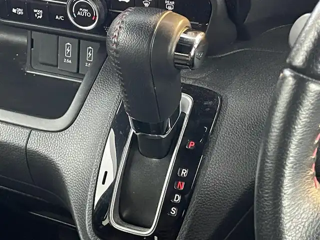 ホンダ Ｎ ＢＯＸ カスタム L ターボ 千葉県 2021(令3)年 5.3万km プラチナホワイトパール ホンダセンシング/・衝突軽減ブレーキ/レーンキープアシスト/・レーダークルーズコントロール/オートハイビーム/・コーナーセンサー(後)/純正8インチナビ(VXU-217NBi)/・フルセグ/BT/DVD/CD/USB/バックカメラ/ステアリングスイッチ/パドルシフト/ETC2.0/両側パワースライドドア/レザーシート/シートヒーター(D/N席)/LEDヘッドライト/オートライト/フォグライト/スマートキー/プッシュスタート/純正フロアマット/純正15インチAW