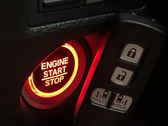 ホンダ Ｎ ＢＯＸ カスタム L ターボ 千葉県 2021(令3)年 5.3万km プラチナホワイトパール ホンダセンシング/・衝突軽減ブレーキ/レーンキープアシスト/・レーダークルーズコントロール/オートハイビーム/・コーナーセンサー(後)/純正8インチナビ(VXU-217NBi)/・フルセグ/BT/DVD/CD/USB/バックカメラ/ステアリングスイッチ/パドルシフト/ETC2.0/両側パワースライドドア/レザーシート/シートヒーター(D/N席)/LEDヘッドライト/オートライト/フォグライト/スマートキー/プッシュスタート/純正フロアマット/純正15インチAW