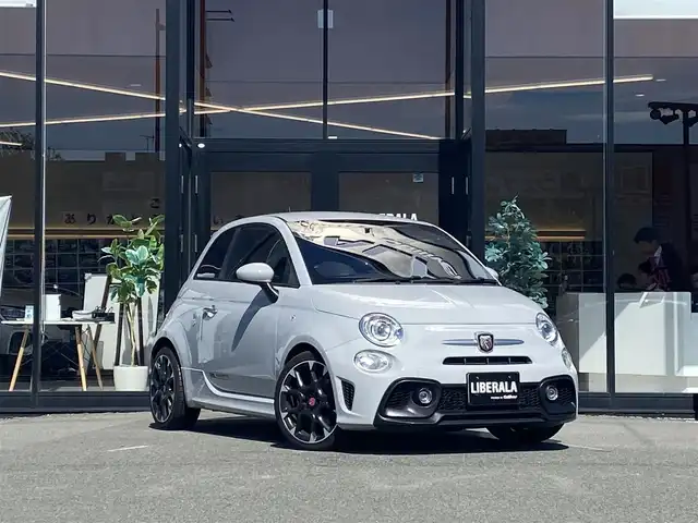 アバルト ５９５ 福岡県 2018(平30)年 6.7万km グレー ・Ｂｌｕｅｔｏｏｔｈ/・ＡＵＸ/・ＵＳＢ/・純正１６ＡＷ/・ＥＴＣ/・５速ＭＴ/・リモコンキー/・ＨＩＤライト/・取扱説明書