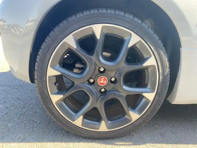 アバルト ５９５ 福岡県 2018(平30)年 6.7万km グレー ・Ｂｌｕｅｔｏｏｔｈ/・ＡＵＸ/・ＵＳＢ/・純正１６ＡＷ/・ＥＴＣ/・５速ＭＴ/・リモコンキー/・ＨＩＤライト/・取扱説明書