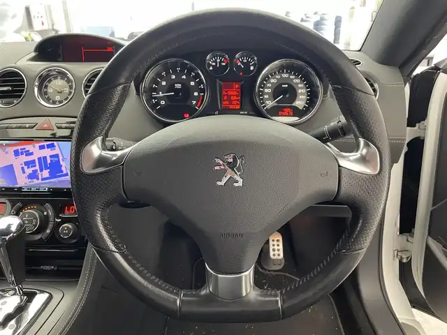 プジョー ＲＣＺ 滋賀県 2012(平24)年 4.3万km パール 禁煙車/社外７型SDナビ/・CD/DVD/USB/フルセグTV/バックカメラ/黒レザーシート/シートヒーター/革巻きステアリング/コーナーセンサー/キセノンライト/純正１８AW/ETC/キーレスキー