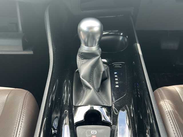トヨタ Ｃ－ＨＲ G 沖縄県 2019(平31)年 6.7万km ブラック/ホワイトパールクリスタルシャイン 2トーン 社外ナビ・TV・Bluetooth・CD・DVD/バックカメラ/ETC/シートヒーター/オートライト/オートマチックハイビーム/衝突軽減システム/レーンキープアシスト/LEDヘッドライト/革巻きステアリング/電動格納ミラー/電子サイドブレーキ/オートホールド/ステアリングスイッチ/ウィンカードアミラー/純正アルミ