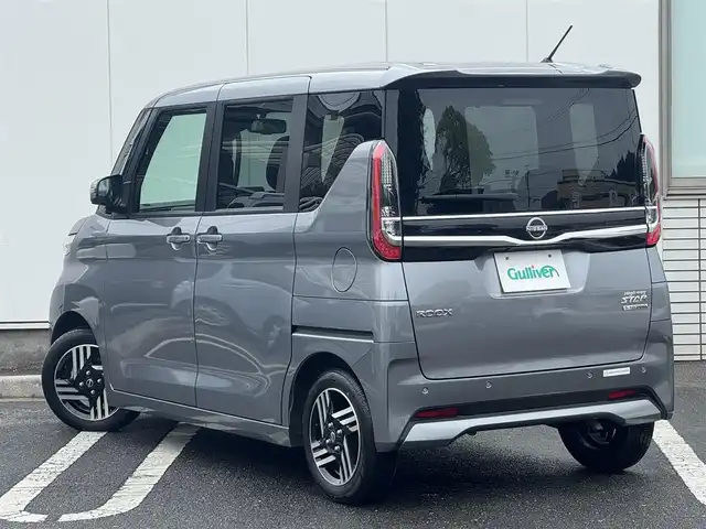 日産 ルークス ハイウェイスター X 三重県 2023(令5)年 1.2万km チタニウムグレーメタリック 純正9インチディスプレイオーディオ(Bluetooth/Apple CarPlay/Android Auto/AM/FM/USB)/インテリジェントアラウンドビューモニター/ETC/先進安全装備(インテリジェントエマージェンシーブレーキ/踏み間違い衝突防止アシスト/インテリジェントLI(車線逸脱防止支援)/LDW(車線逸脱警報)/インテリジェントFCW(前方衝突予測警報)/インテリジェントDA(ふらつき警報)/標識検知)/ハンズフリーパワースライドドア(助手席側)/スライドドアオートクローザー(運転席側)/LEDヘッドランプ/ハイビームアシスト/マニュアルレベライザー/シグネチャーLEDポジションランプ/LEDフロントフォグランプ/電動オート格納ドアミラー/4.2インチアドバンスドドライブアシストディスプレイ/プラズマクラスター付リアシーリングファン/シートアンダーボックス(助手席)/パーソナルテーブル(後席)/USBソケット(助手席シートバック)/ロールサンシェード(リアドア)/インテリジェントキー/プッシュスタート/スペアキー