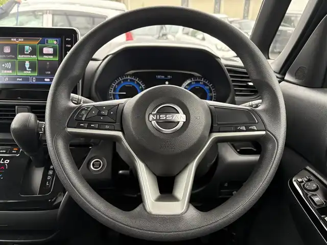 日産 ルークス ハイウェイスター X 三重県 2023(令5)年 1.2万km チタニウムグレーメタリック 純正9インチディスプレイオーディオ(Bluetooth/Apple CarPlay/Android Auto/AM/FM/USB)/インテリジェントアラウンドビューモニター/ETC/先進安全装備(インテリジェントエマージェンシーブレーキ/踏み間違い衝突防止アシスト/インテリジェントLI(車線逸脱防止支援)/LDW(車線逸脱警報)/インテリジェントFCW(前方衝突予測警報)/インテリジェントDA(ふらつき警報)/標識検知)/ハンズフリーパワースライドドア(助手席側)/スライドドアオートクローザー(運転席側)/LEDヘッドランプ/ハイビームアシスト/マニュアルレベライザー/シグネチャーLEDポジションランプ/LEDフロントフォグランプ/電動オート格納ドアミラー/4.2インチアドバンスドドライブアシストディスプレイ/プラズマクラスター付リアシーリングファン/シートアンダーボックス(助手席)/パーソナルテーブル(後席)/USBソケット(助手席シートバック)/ロールサンシェード(リアドア)/インテリジェントキー/プッシュスタート/スペアキー