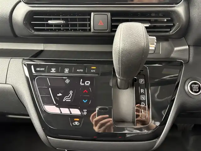 日産 ルークス ハイウェイスター X 三重県 2023(令5)年 1.2万km チタニウムグレーメタリック 純正9インチディスプレイオーディオ(Bluetooth/Apple CarPlay/Android Auto/AM/FM/USB)/インテリジェントアラウンドビューモニター/ETC/先進安全装備(インテリジェントエマージェンシーブレーキ/踏み間違い衝突防止アシスト/インテリジェントLI(車線逸脱防止支援)/LDW(車線逸脱警報)/インテリジェントFCW(前方衝突予測警報)/インテリジェントDA(ふらつき警報)/標識検知)/ハンズフリーパワースライドドア(助手席側)/スライドドアオートクローザー(運転席側)/LEDヘッドランプ/ハイビームアシスト/マニュアルレベライザー/シグネチャーLEDポジションランプ/LEDフロントフォグランプ/電動オート格納ドアミラー/4.2インチアドバンスドドライブアシストディスプレイ/プラズマクラスター付リアシーリングファン/シートアンダーボックス(助手席)/パーソナルテーブル(後席)/USBソケット(助手席シートバック)/ロールサンシェード(リアドア)/インテリジェントキー/プッシュスタート/スペアキー