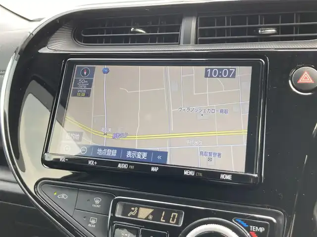トヨタ アクア S スタイルブラック 鳥取県 2020(令2)年 5.8万km ホワイトパールクリスタルシャイン 純正9インチナビ/フルセグ/CD/DVD/BT/パノラミックビューモニター/前方ドライブレコーダー・ETC/トヨタセーフティセンス/レーンキープアシスト/オートマチックハイビーム/前席シートヒーター/LEDヘットライト/アイドリングストップ/プッシュエンジンスタート/純正フロアマット/ドアバイザー/スマートキー×２