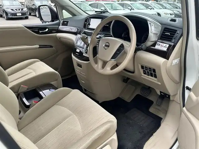 日産 エルグランド 250XG 道北・旭川 2017(平29)年 10.4万km ブリリアントホワイトパール (株)IDOMが運営する【じしゃロン旭川店】の自社ローン専用車両になります。こちらは現金またはオートローンご利用時の価格です。自社ローンご希望の方は別途その旨お申付け下さい/　/・純正ナビ(CD/DVD/BT/SD/フルセグ)/・バックカメラ/・ETC/・ドライブレコーダー/・片側パワースライドドア/・クルーズコントロール/・プッシュスタート/・スマートキー2個/・取扱説明書