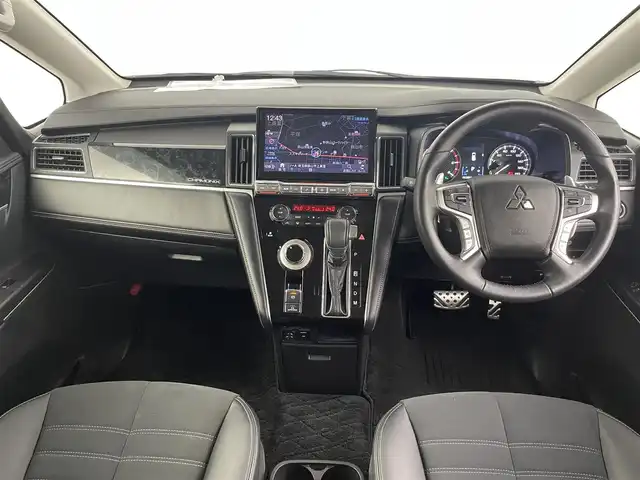 三菱 デリカＤ：５ シャモニー 埼玉県 2024(令6)年 0.4万km グラファイトグレーメタリック/ブラックマイカ SAFETY TECHNOLOGY/寒冷地仕様/アルパイン11インチナビ/(CD/DVD/Bluetooth/フルセグ)/両側パワースライドドア/クルーズコントロール/パワーシートD席/純正フロアマット/純正18インチAW/プッシュスタート/スマートキー