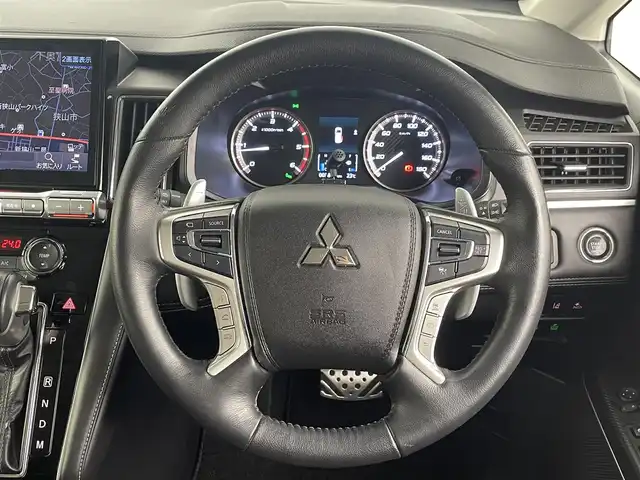 三菱 デリカＤ：５ シャモニー 埼玉県 2024(令6)年 0.4万km グラファイトグレーメタリック/ブラックマイカ SAFETY TECHNOLOGY/寒冷地仕様/アルパイン11インチナビ/(CD/DVD/Bluetooth/フルセグ)/両側パワースライドドア/クルーズコントロール/パワーシートD席/純正フロアマット/純正18インチAW/プッシュスタート/スマートキー