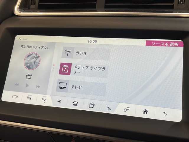 ジャガー Ｅペース S 180PS 新潟県 2018(平30)年 2.6万km ユーロンホワイト TV/FM/AM/Bluetooth/オールサーフェスプログレスコントロール/ジャガードライブコントロール/ダイナミックスタビリティコントール/全周囲カメラ/クルーズコントロール/電動10ウェイフロントシート（シートヒーター付）/VICS対応ナビゲーションプロ/パーキングアシスト/プッシュスタート/アイドリングストップ/ETC2.0/スペアキー１本/電動リアゲート/自動緊急ブレーキ（歩行者検知機能付）/レーンアシスト/盗難防止装置