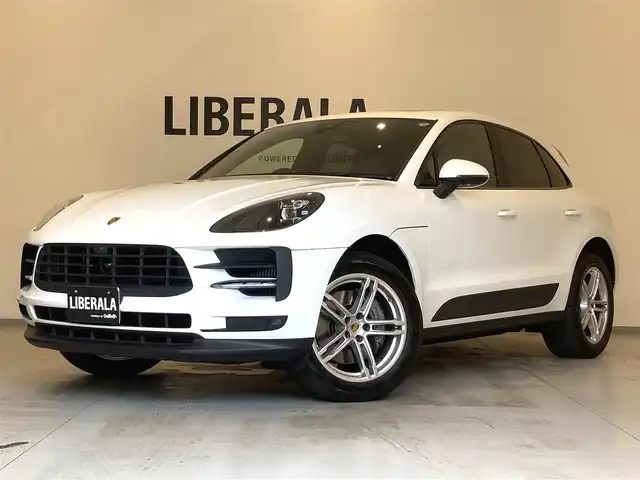 ポルシェ マカン S 熊本県 2021(令3)年 4万km キャララホワイトメタリック ・スマートキー/・プッシュスタート/・パノラマサンルーフ/・Active Safe/・トラフィクジャムアシスト/・パーキングアシスト/・レーンキープアシスト/・レーンチェンジアシスト/・ダイナミックライトシステム/・クルーズコントロール(追従式)/・ベージュ革シート/・前席シートヒーター /・前席シートヒーター /・純正メモリナビ/　【Bluetooth・USB・SD・AppleCarPlay】/・全方位カメラ/・ETC/・バーチャルコクピット/・ドライブレコーダー(前後録画)/・パワーバックドア/・LEDヘッドランプ/・純正マット/・保証書/取説