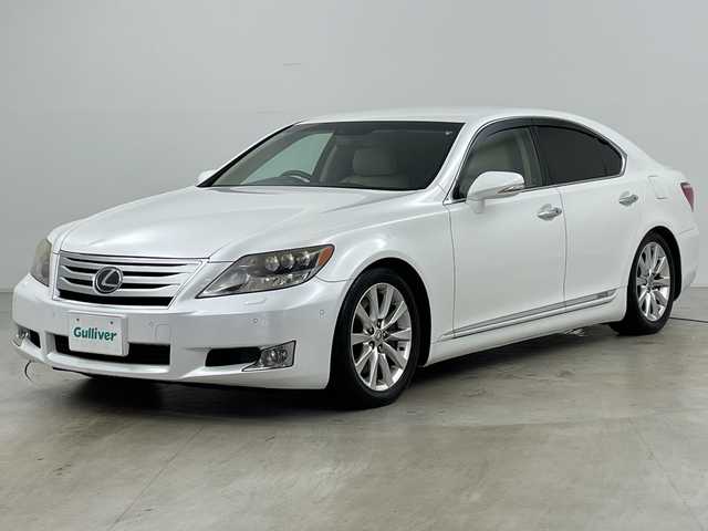 レクサス ＬＳ 600h Iパッケージ 道央・札幌 2010(平22)年 9.3万km ホワイトパールクリスタルシャイン ・4WD/・純正ナビ&DVD&CD&BT&USB&AUX&TV/・バックカメラ/・レーダークルーズコントロール/・プリクラッシュセーフティ/・コーナーセンサー/・前席パワーシート/・全席シートヒーター/・前席ベンチレーションシート/・レザーシート/・ステアリングヒーター/・電動パーキングブレーキ/・純正フロアマット/・LEDヘッドライト/・オートライト/・スマートキー