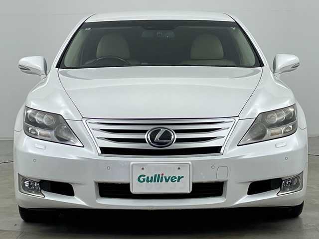 レクサス ＬＳ 600h Iパッケージ 道央・札幌 2010(平22)年 9.3万km ホワイトパールクリスタルシャイン ・4WD/・純正ナビ&DVD&CD&BT&USB&AUX&TV/・バックカメラ/・レーダークルーズコントロール/・プリクラッシュセーフティ/・コーナーセンサー/・前席パワーシート/・全席シートヒーター/・前席ベンチレーションシート/・レザーシート/・ステアリングヒーター/・電動パーキングブレーキ/・純正フロアマット/・LEDヘッドライト/・オートライト/・スマートキー