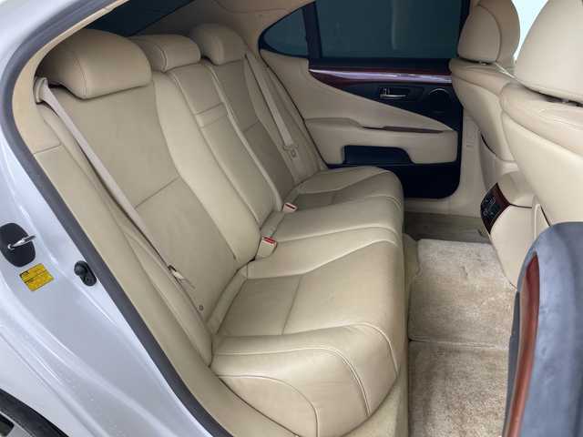 レクサス ＬＳ 600h Iパッケージ 道央・札幌 2010(平22)年 9.3万km ホワイトパールクリスタルシャイン ・4WD/・純正ナビ&DVD&CD&BT&USB&AUX&TV/・バックカメラ/・レーダークルーズコントロール/・プリクラッシュセーフティ/・コーナーセンサー/・前席パワーシート/・全席シートヒーター/・前席ベンチレーションシート/・レザーシート/・ステアリングヒーター/・電動パーキングブレーキ/・純正フロアマット/・LEDヘッドライト/・オートライト/・スマートキー