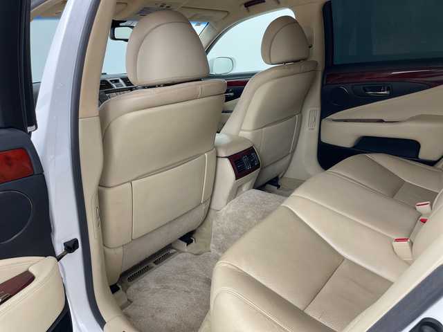 レクサス ＬＳ 600h Iパッケージ 道央・札幌 2010(平22)年 9.3万km ホワイトパールクリスタルシャイン ・4WD/・純正ナビ&DVD&CD&BT&USB&AUX&TV/・バックカメラ/・レーダークルーズコントロール/・プリクラッシュセーフティ/・コーナーセンサー/・前席パワーシート/・全席シートヒーター/・前席ベンチレーションシート/・レザーシート/・ステアリングヒーター/・電動パーキングブレーキ/・純正フロアマット/・LEDヘッドライト/・オートライト/・スマートキー