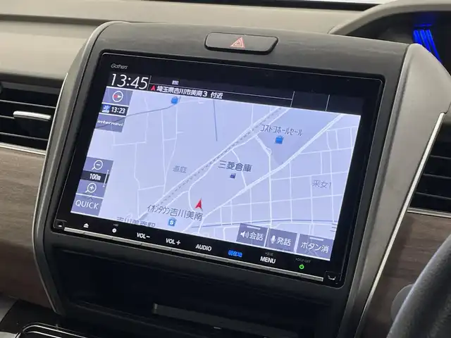 ホンダ フリード ハイブリット G ホンダセンシング 埼玉県 2020(令2)年 5万km シルバーミストグリーンM ホンダセンシング/  ACC（アダプティブクルーズコントロール）/  LKAS（車線維持支援システム）/　衝突軽減ブレーキ（CMBS）/　誤発進抑制機能/　後方誤発進抑制機能/　後方誤発進抑制機能/　歩行者事故低減ステアリング/　路外逸脱抑制機能/　先行車発進お知らせ機能/　標識認識機能/純正9インチナビ（VXM-207VFNi）/　DTV CD DVD BT iPod SD SDREC/両側パワースライドドア/バックカメラ/フリップダウンモニター/前席シートヒーター/後席サンシェード/前方ドライブレコーダー/VSA（ビークルスタビリティアシスト）/ビルトインETC/エンジンスタートボタン/スマートキー/LEDオートライト/純正フロアマット/純正アルミホイール