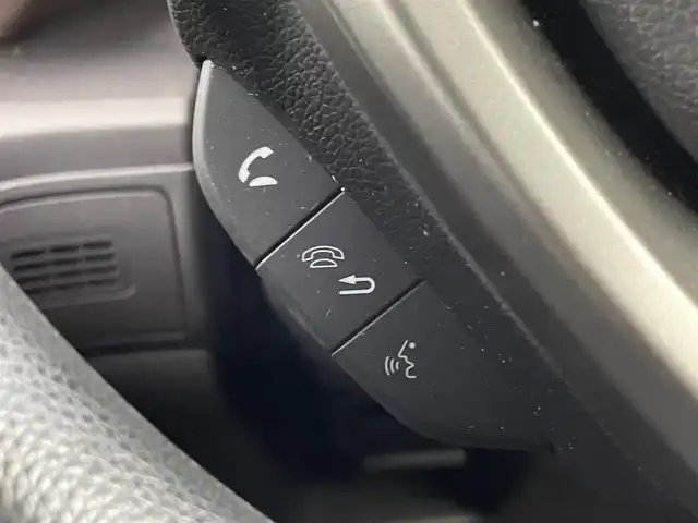 ホンダ フリード ハイブリット G ホンダセンシング 埼玉県 2020(令2)年 5万km シルバーミストグリーンM ホンダセンシング/  ACC（アダプティブクルーズコントロール）/  LKAS（車線維持支援システム）/　衝突軽減ブレーキ（CMBS）/　誤発進抑制機能/　後方誤発進抑制機能/　後方誤発進抑制機能/　歩行者事故低減ステアリング/　路外逸脱抑制機能/　先行車発進お知らせ機能/　標識認識機能/純正9インチナビ（VXM-207VFNi）/　DTV CD DVD BT iPod SD SDREC/両側パワースライドドア/バックカメラ/フリップダウンモニター/前席シートヒーター/後席サンシェード/前方ドライブレコーダー/VSA（ビークルスタビリティアシスト）/ビルトインETC/エンジンスタートボタン/スマートキー/LEDオートライト/純正フロアマット/純正アルミホイール