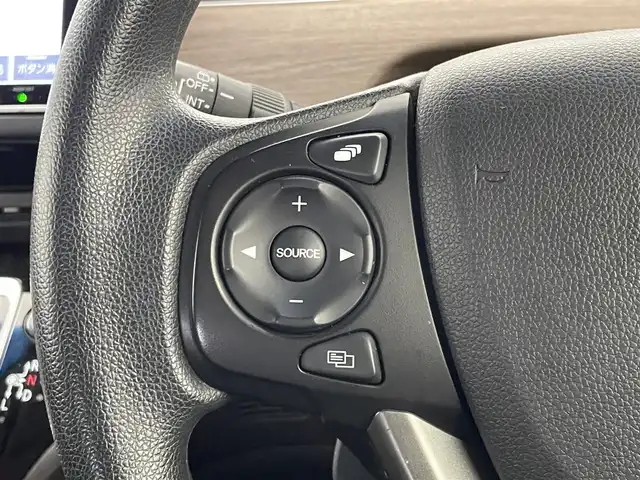 ホンダ フリード ハイブリット G ホンダセンシング 埼玉県 2020(令2)年 5万km シルバーミストグリーンM ホンダセンシング/  ACC（アダプティブクルーズコントロール）/  LKAS（車線維持支援システム）/　衝突軽減ブレーキ（CMBS）/　誤発進抑制機能/　後方誤発進抑制機能/　後方誤発進抑制機能/　歩行者事故低減ステアリング/　路外逸脱抑制機能/　先行車発進お知らせ機能/　標識認識機能/純正9インチナビ（VXM-207VFNi）/　DTV CD DVD BT iPod SD SDREC/両側パワースライドドア/バックカメラ/フリップダウンモニター/前席シートヒーター/後席サンシェード/前方ドライブレコーダー/VSA（ビークルスタビリティアシスト）/ビルトインETC/エンジンスタートボタン/スマートキー/LEDオートライト/純正フロアマット/純正アルミホイール