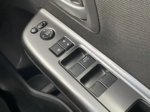 ホンダ フリード ハイブリット G ホンダセンシング 埼玉県 2020(令2)年 5万km シルバーミストグリーンM ホンダセンシング/  ACC（アダプティブクルーズコントロール）/  LKAS（車線維持支援システム）/　衝突軽減ブレーキ（CMBS）/　誤発進抑制機能/　後方誤発進抑制機能/　後方誤発進抑制機能/　歩行者事故低減ステアリング/　路外逸脱抑制機能/　先行車発進お知らせ機能/　標識認識機能/純正9インチナビ（VXM-207VFNi）/　DTV CD DVD BT iPod SD SDREC/両側パワースライドドア/バックカメラ/フリップダウンモニター/前席シートヒーター/後席サンシェード/前方ドライブレコーダー/VSA（ビークルスタビリティアシスト）/ビルトインETC/エンジンスタートボタン/スマートキー/LEDオートライト/純正フロアマット/純正アルミホイール