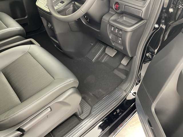 ホンダ ステップワゴン スパーダ eHEV 群馬県 2025(令7)年 0.1千km クリスタルブラックパール 登録済未使用車　純正１５．６型後席モニター　純正１１．４型ナビ　両側電動スライドドア　電動リアゲート　アダプティブクルーズコントロール　レーンキープアシスト　ＢＳＭ　前席シートヒーター　ハーフレザー