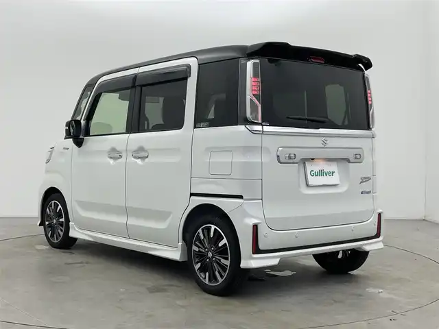 スズキ スペーシア カスタム HYBRID XS ターボ 富山県 2023(令5)年 0.6万km ピュアホワイトパール/ブラック2トーン 純正ナビ（CD DVD BT CarPlay Androidauto smartphoneLink)/フルセグTV/全周囲カメラ/リアコーナーセンサー/ビルトインETC/両側パワースライドドア/ヘッドアップディスプレイ/オートライト/LEDヘッドライト/フォグ/運転席シートヒーター/ACC/衝突軽減ブレーキ/レーンキープ/パドルシフト/スマートキー/プッシュスタート/純正マット・バイザー/スペアキー